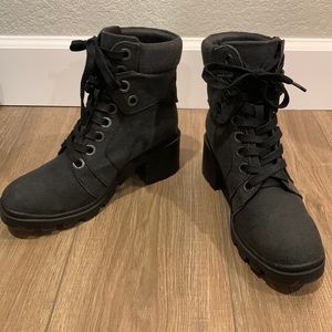 Cute Combat Lace up boots!